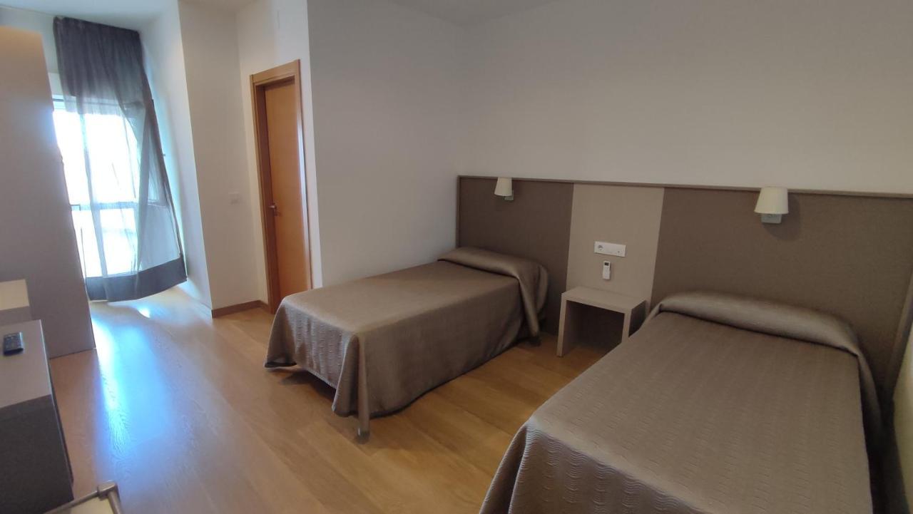 Hotel Pena Cruz Malpartida de Cáceres Exteriör bild