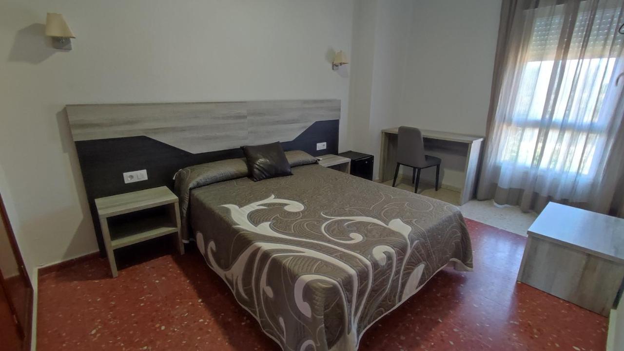 Hotel Pena Cruz Malpartida de Cáceres Exteriör bild